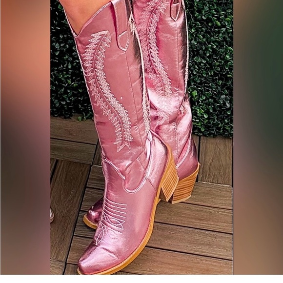 Sexy Metallic Pink Cowgirl boots! - Picture 5 of 6